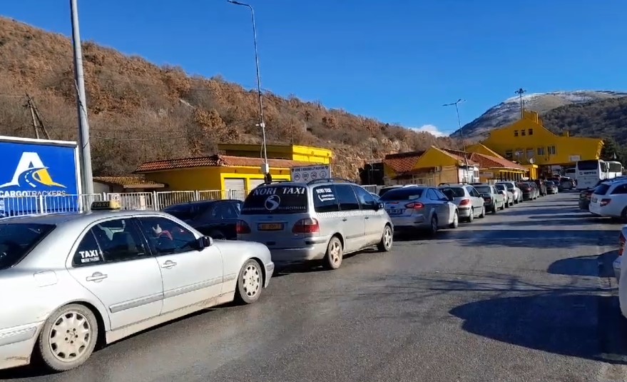 Fluks emigrantesh, ja sa qytetare kane hyre nga Kapshtica dhe Qafe-Thana